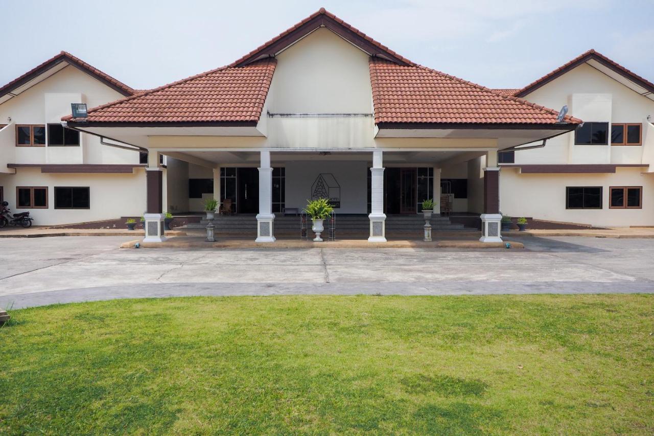 OYO 859 Golden Land Hotel Chiang Rai Buitenkant foto