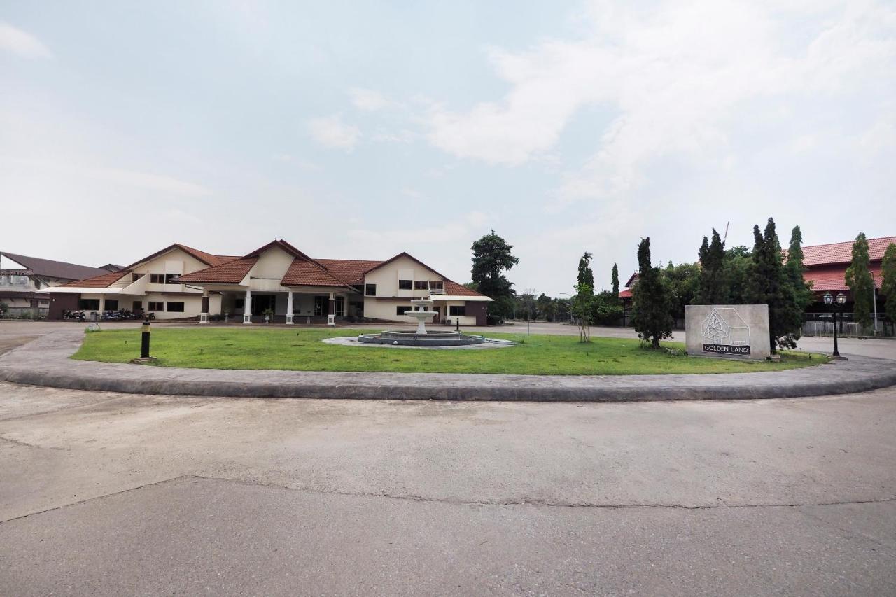 OYO 859 Golden Land Hotel Chiang Rai Buitenkant foto