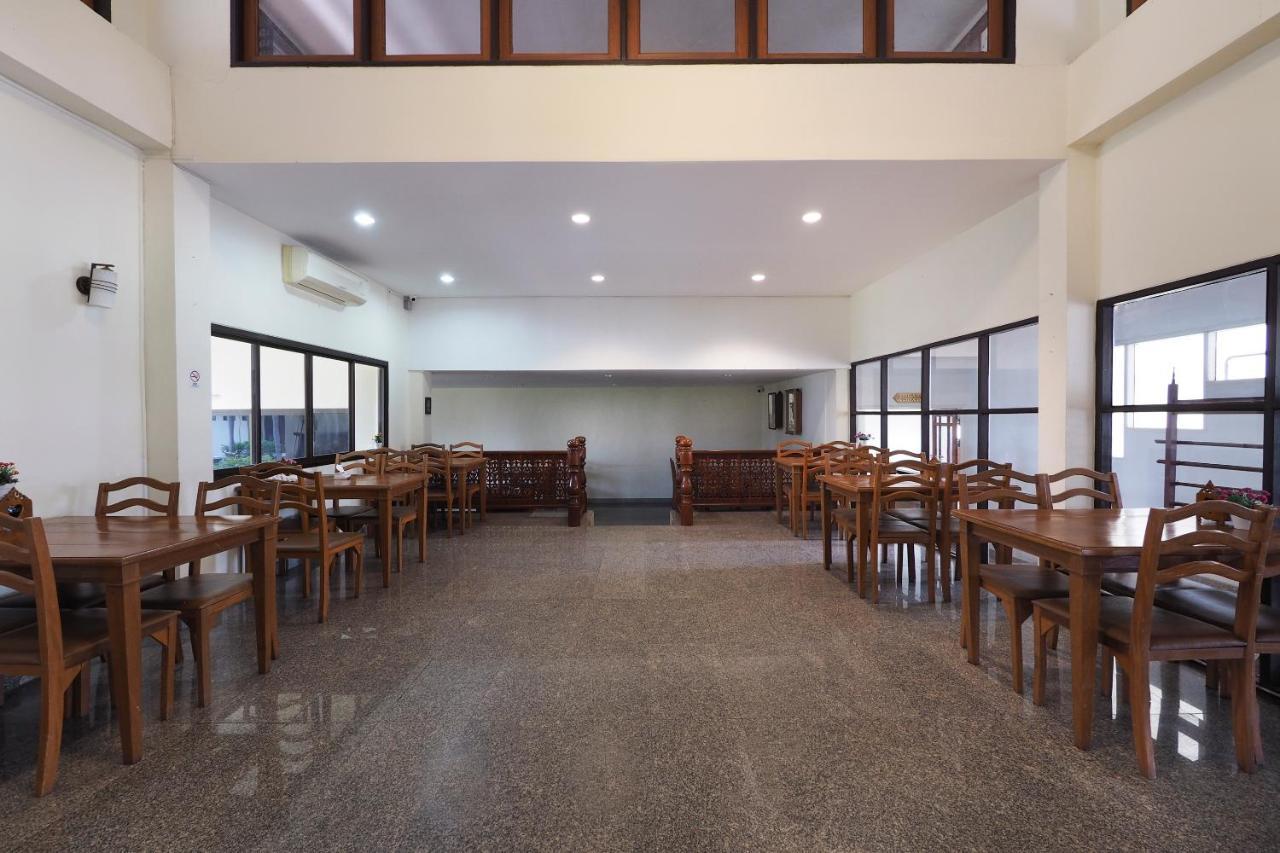 OYO 859 Golden Land Hotel Chiang Rai Buitenkant foto